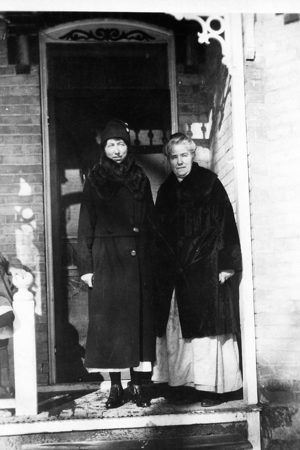 Carrie Hatch Thompson Black And Margaret (maggie) Muir Hatch 1918