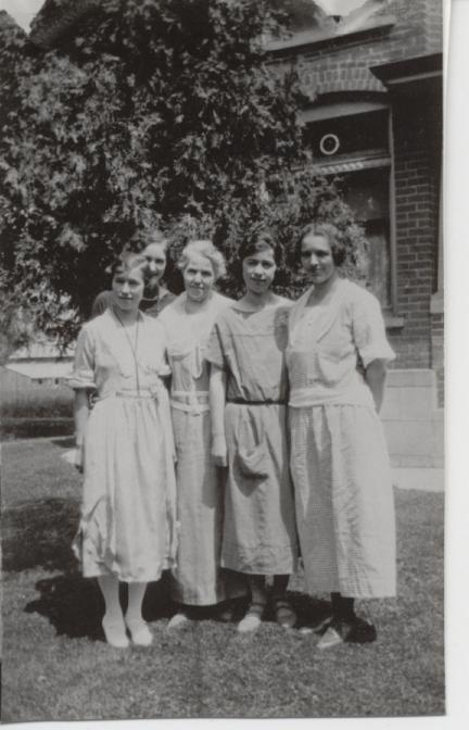 Maggie Muir Hatch, Daughters, Edith,ruth, Beth About 1922