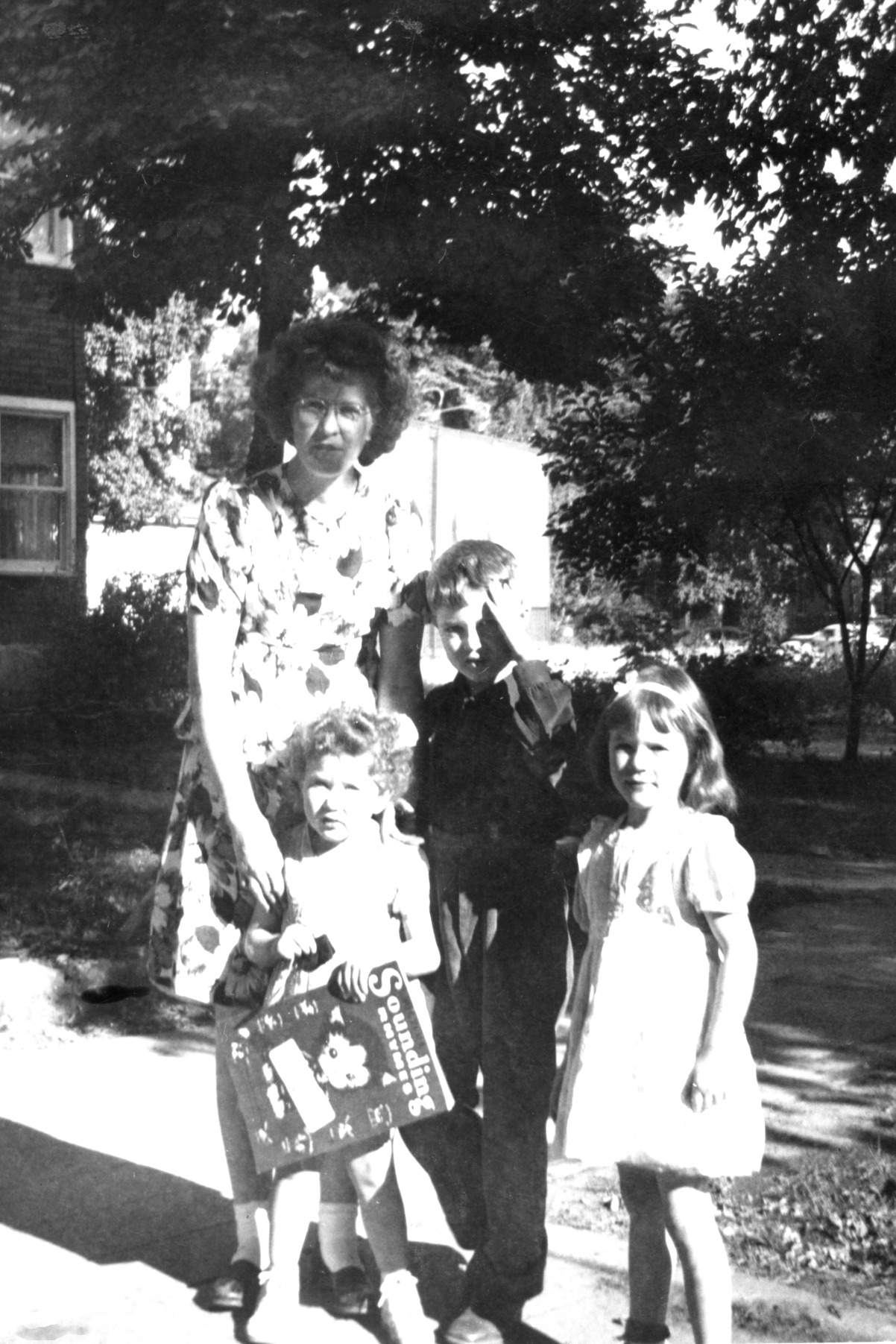 Barbara,frank And Juliane Hatch And Verlene Peterson Tending