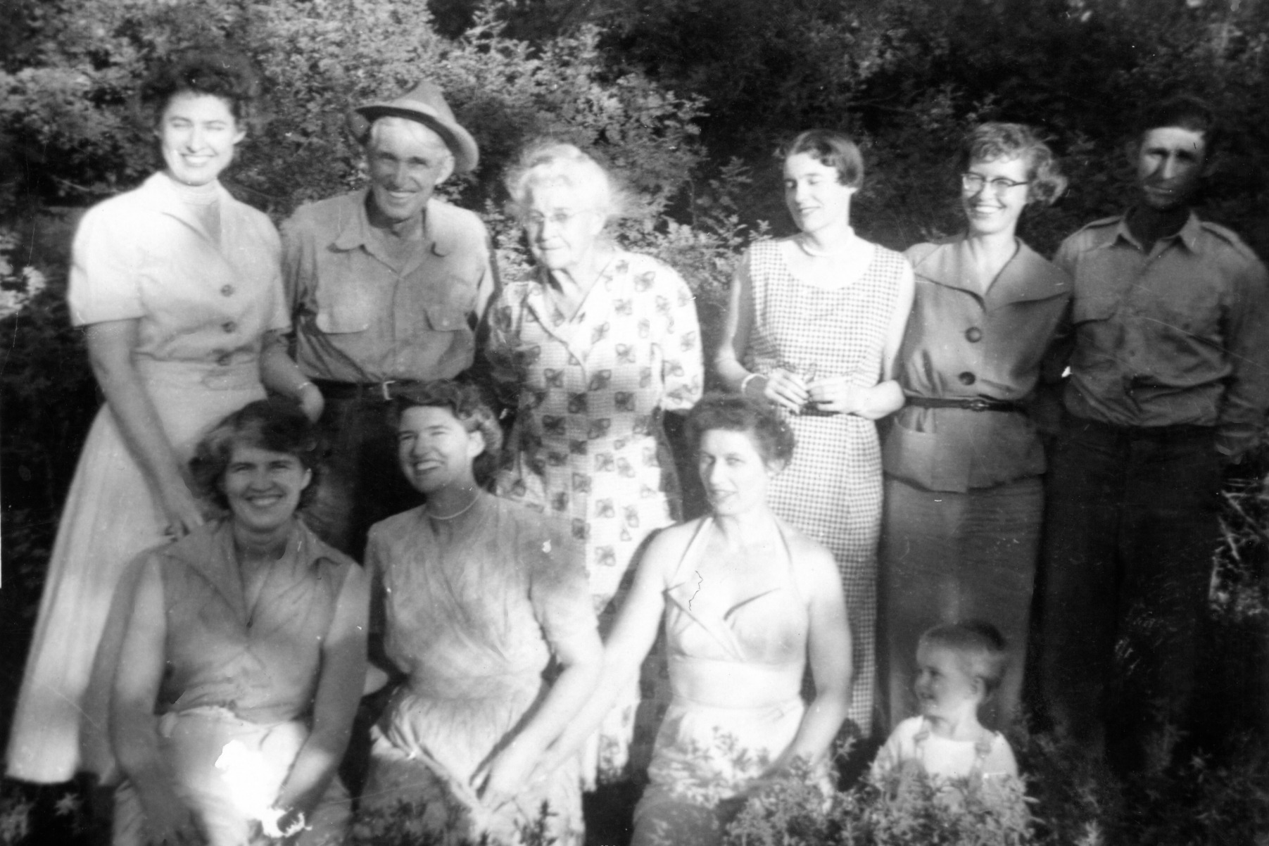 Kathleen Hatch,frank And Lottie,mary,johnette,william C,front Helen,anna,charlotte And Who 1954