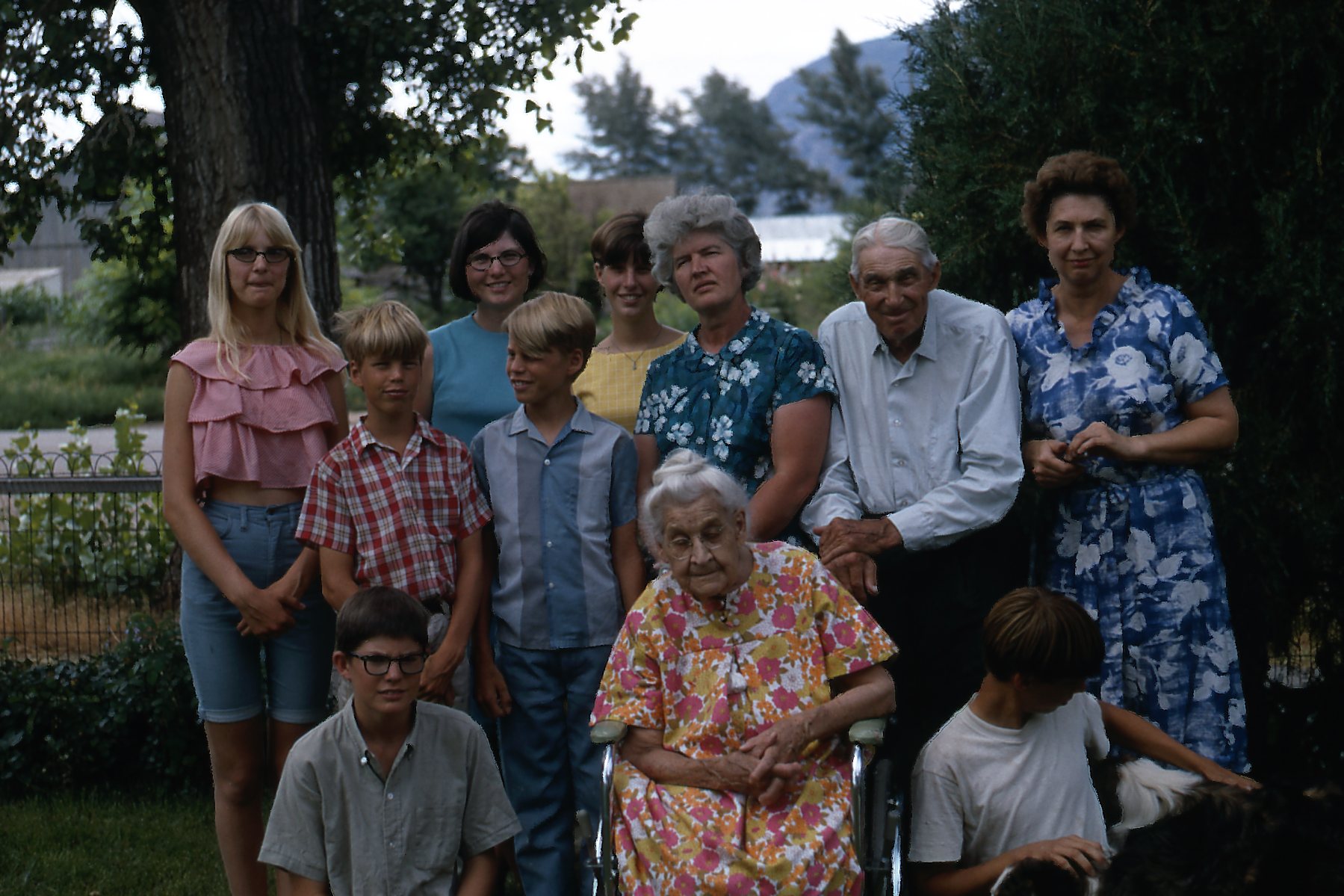 Marilee,gloria,kristine,helen,frank S,kathleen,front, Carl And Eric, Danny,lottie ,kurt,1967