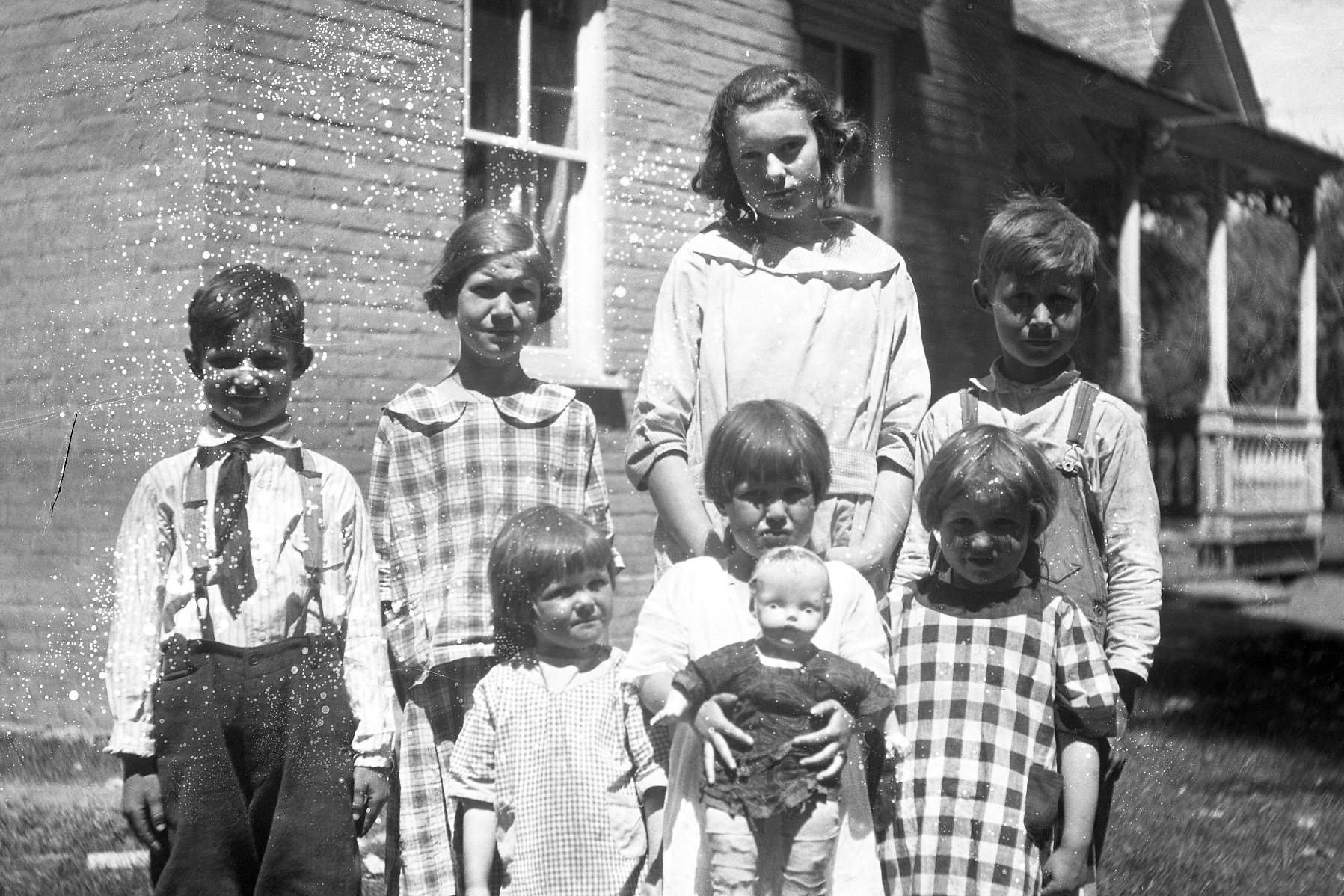 Back,ltor Frank C,anna,mary,william,front Helen,nedra Cottam,charlotte